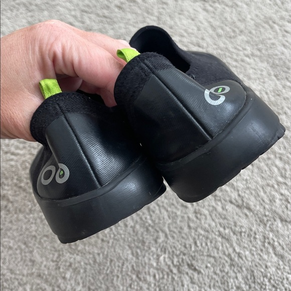 OOFOS Woman’s OOMG EEZEE Low Shoe Slip On Sneaker - Picture 6 of 7